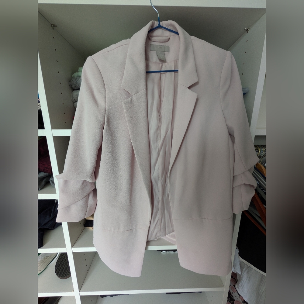 H&M Women's Blazer in Soft Pink